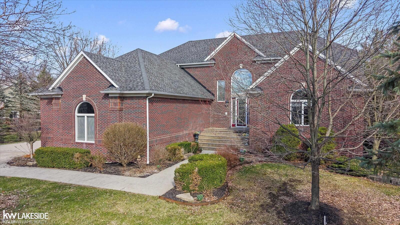 Property Photo:  6120 Evanswood Street  MI 48085 