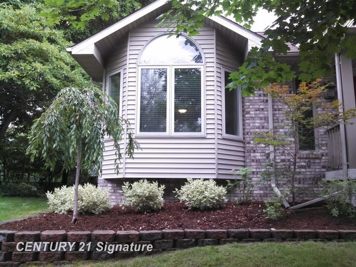 Property Photo:  5808 Lantern Lane  MI 48642-3191 