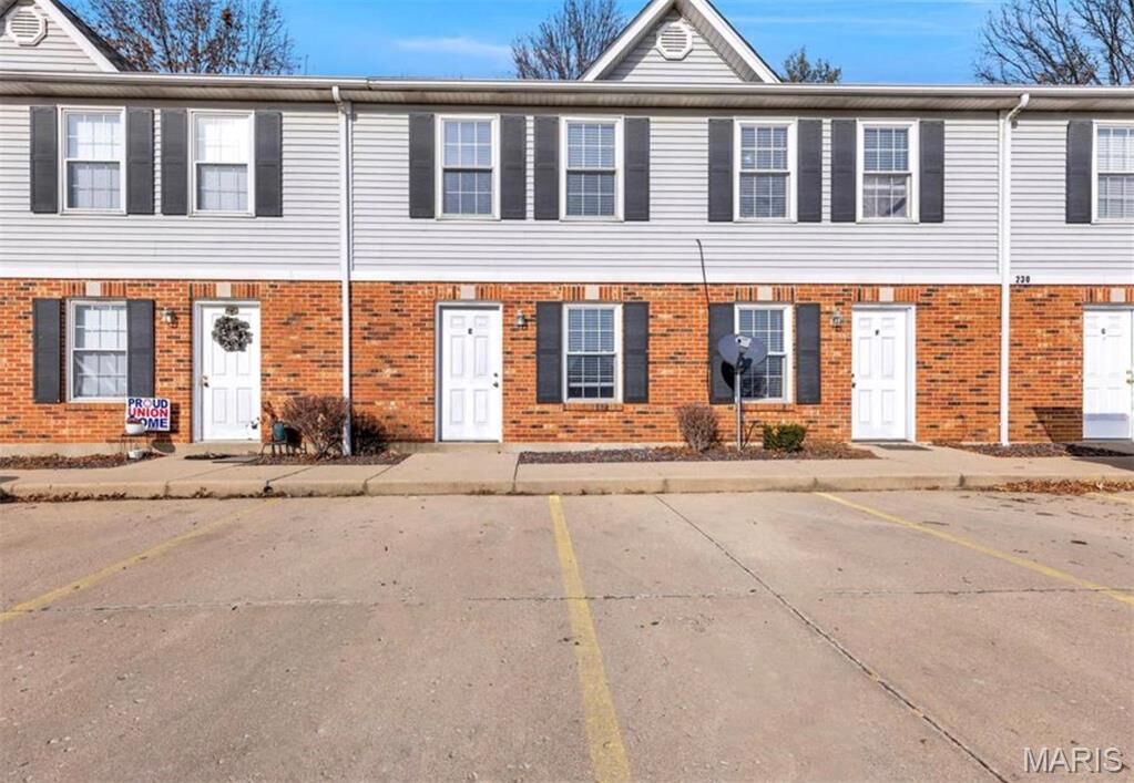 Property Photo:  237 Veterans Parkway A  IL 62236 