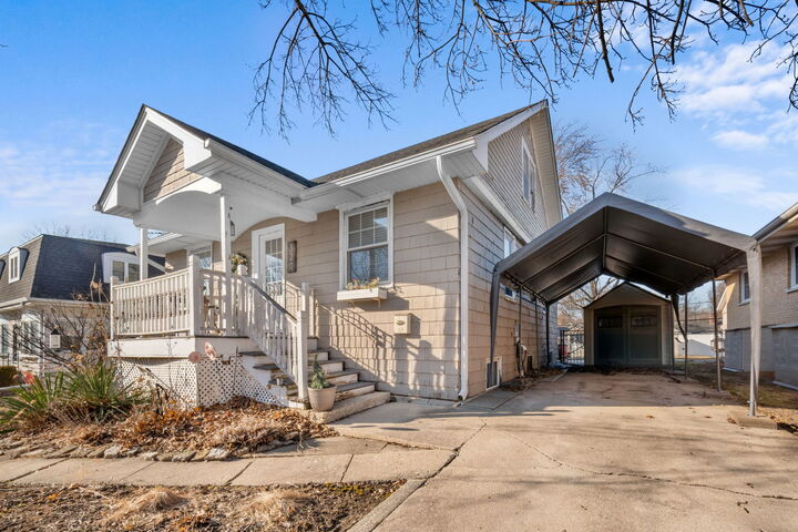 Property Photo:  320 7th Street  IL 60515 