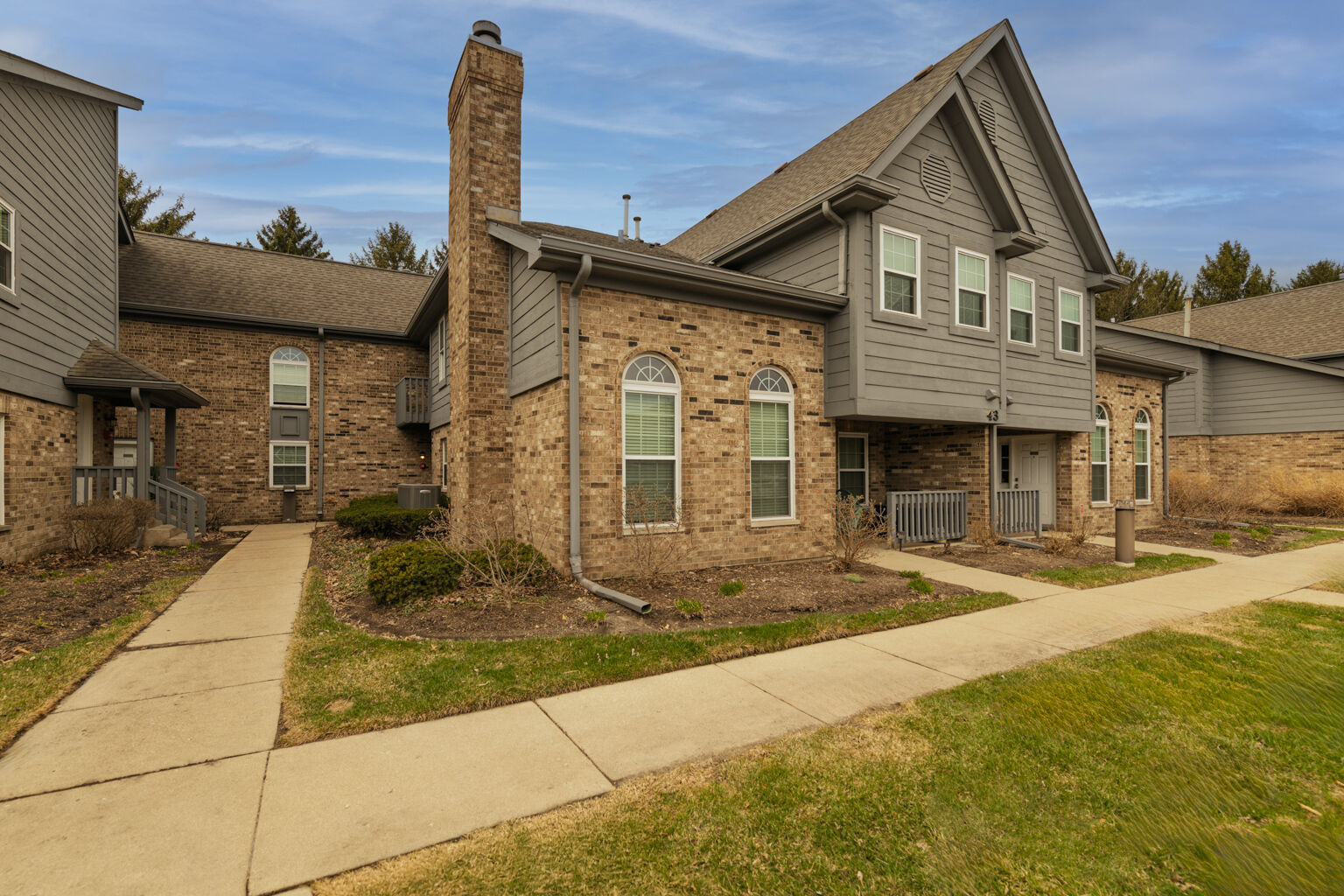 Property Photo:  43 Foxcroft Road 43-127  IL 60565 