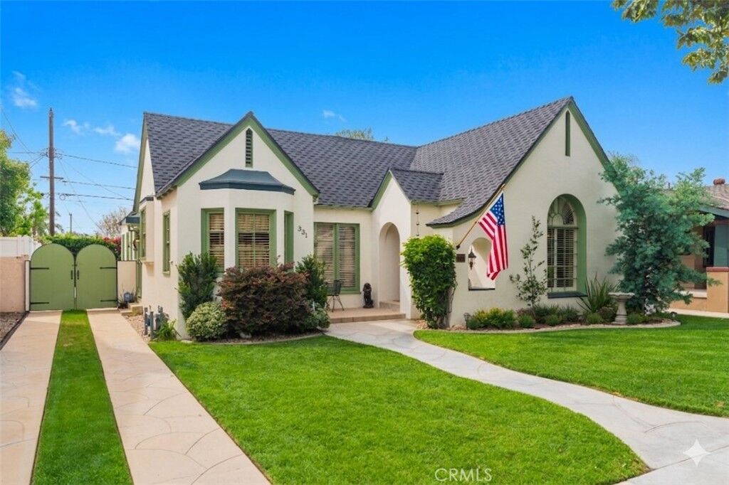 Property Photo:  331 N Pine  CA 92805 