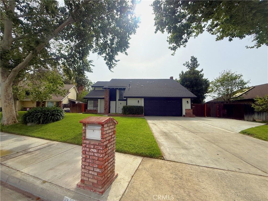 Property Photo:  3898 Middleton Place  CA 92505 