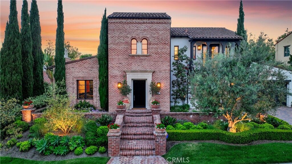 Property Photo:  42 Via Conocido  CA 92673 