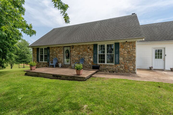 Property Photo:  103 Daniel Cir  TN 38450 