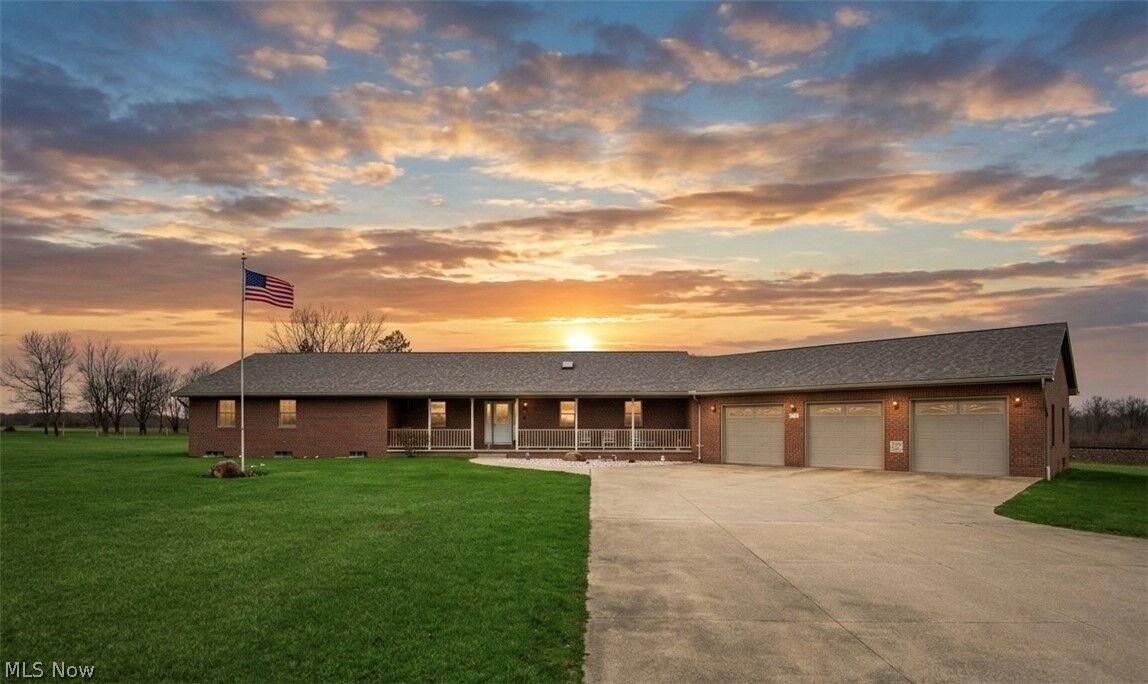 Property Photo:  6424 Weaver Road  OH 44401 