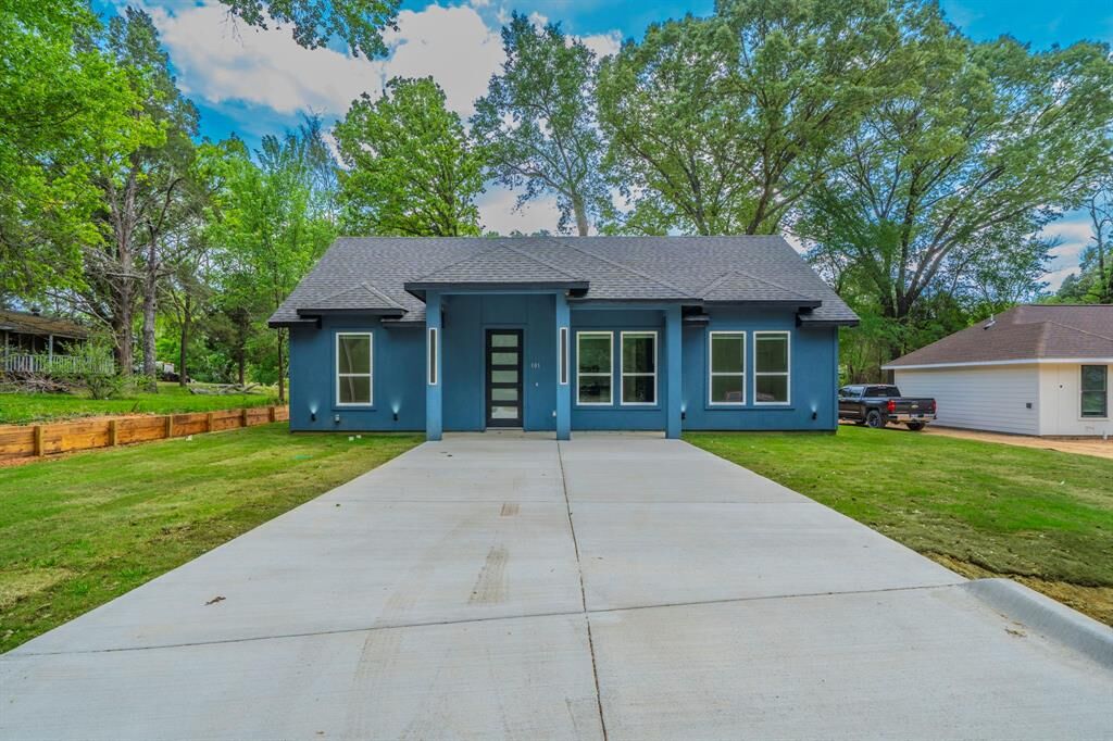 Property Photo:  101 Bayside Drive  TX 75148 