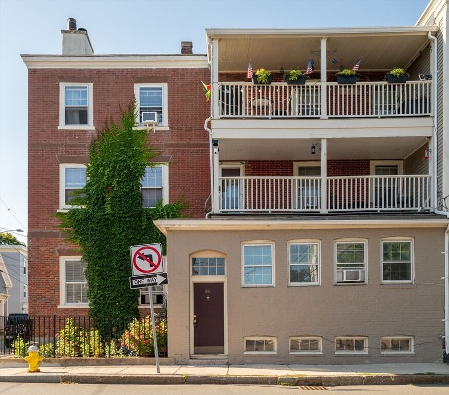 Property Photo:  96 Derby Street 1  MA 01970 