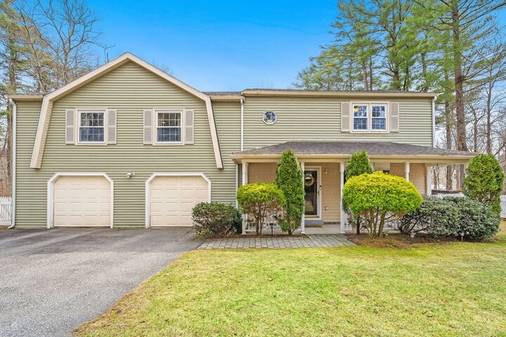 Property Photo:  14 Meade Rd  MA 01864 