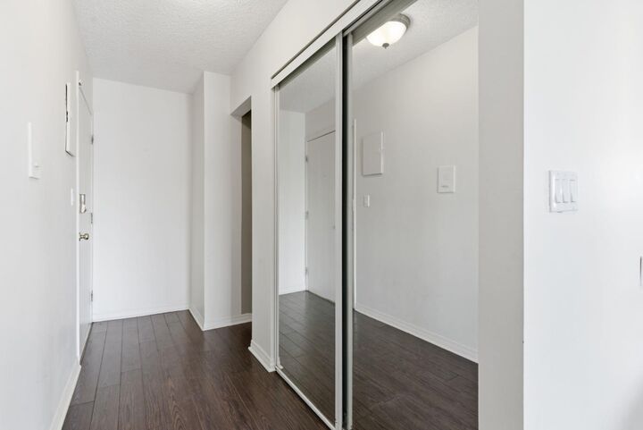Property Photo:  2508 17 Street SW 302  AB T2T 4M8 