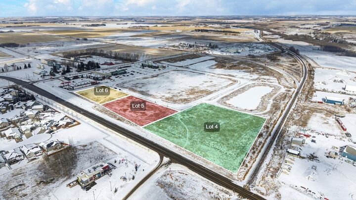 Property Photo: 500 Shantz Drive AB T0M 0W0