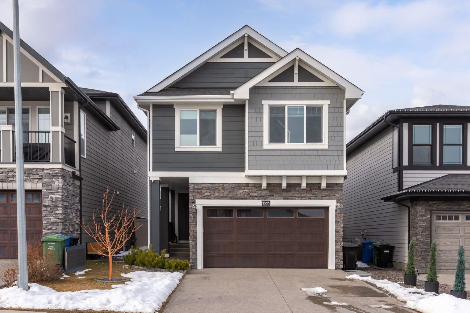 Property Photo:  7270 11 Avenue SW  AB T3H 3V5 