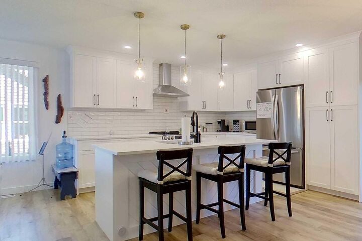 Property Photo:  908 7 Avenue SE  AB T0G 2A3 