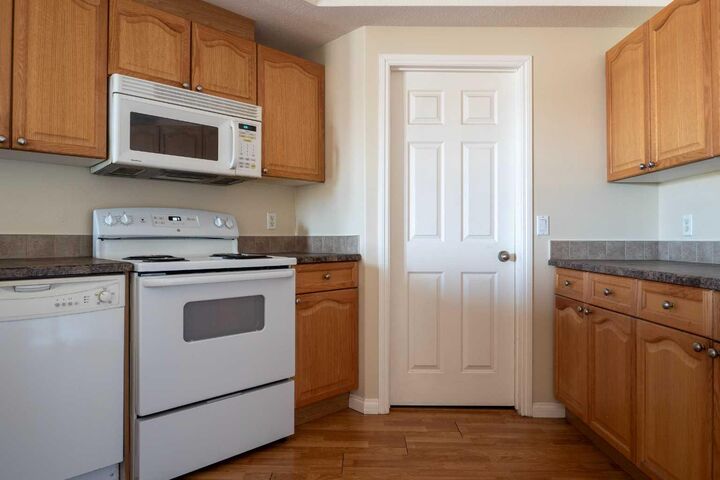Photo de la propriété:  290 Plamondon Drive 201  AB T9K 0A5 