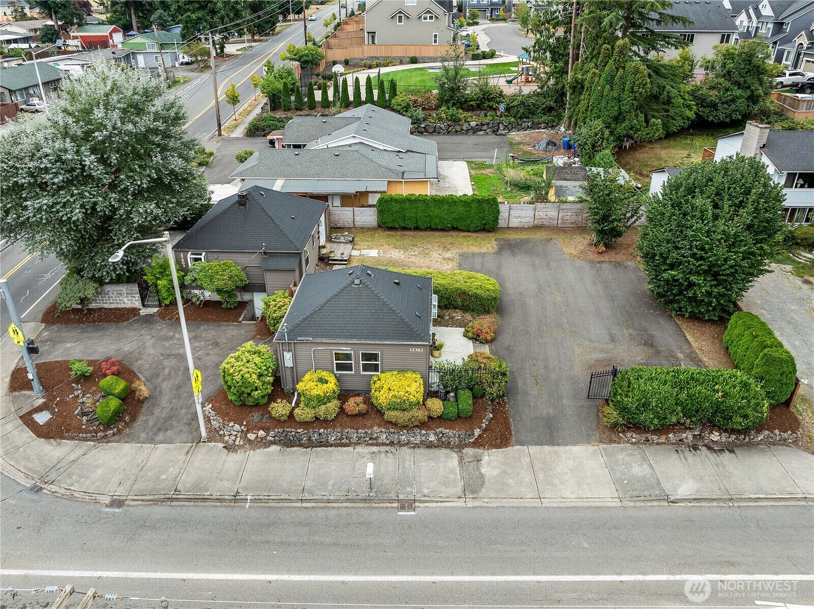 Property Photo:  27003  124th Avenue SE  WA 98030 