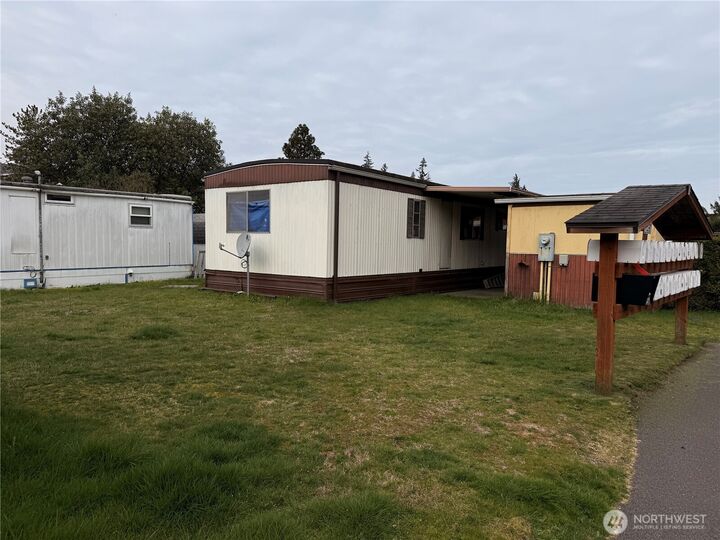 Property Photo:  108  194th Street E 12  WA 98387 