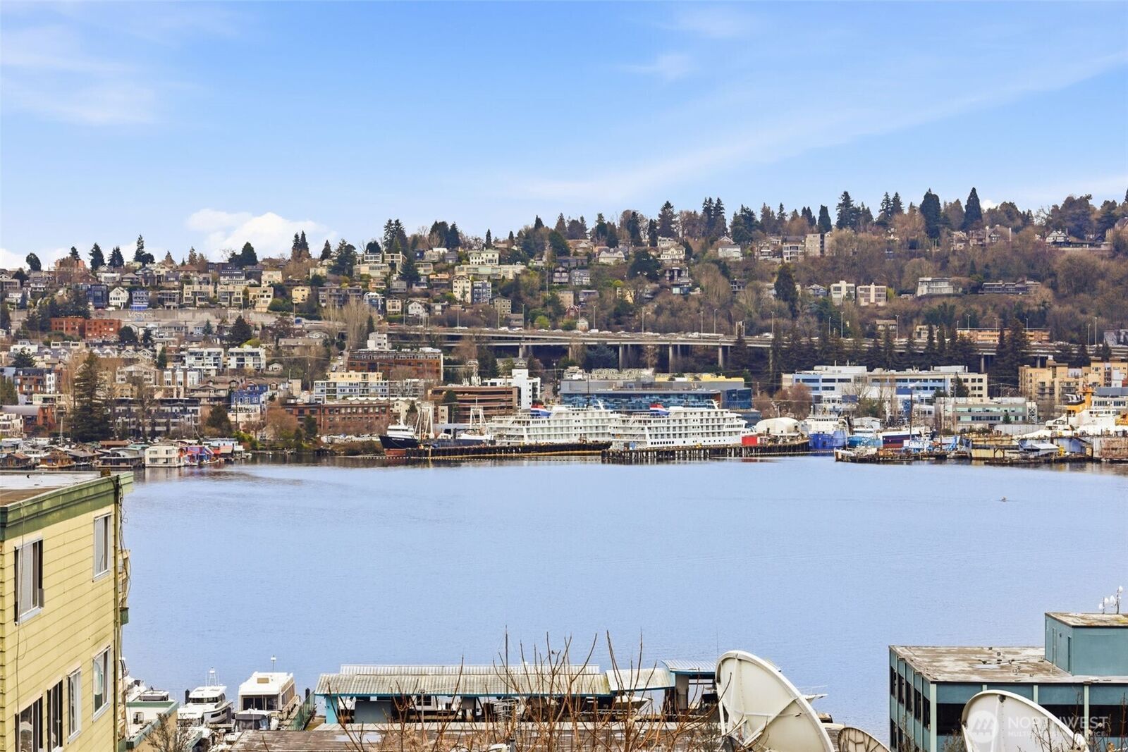 Property Photo:  1758  Dexter Avenue N 4  WA 98109 