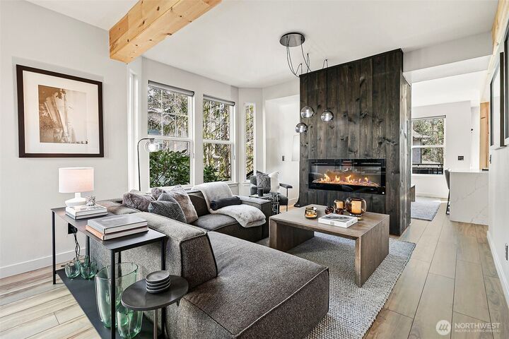 Property Photo: 7726 Fairway Avenue SE 504 WA 98065