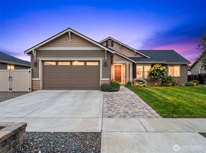 Property Photo:  1747 S Blanchard Loop  WA 98802 