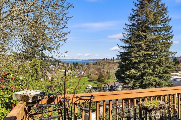 Property Photo:  3925 S Americus Street  WA 98118 