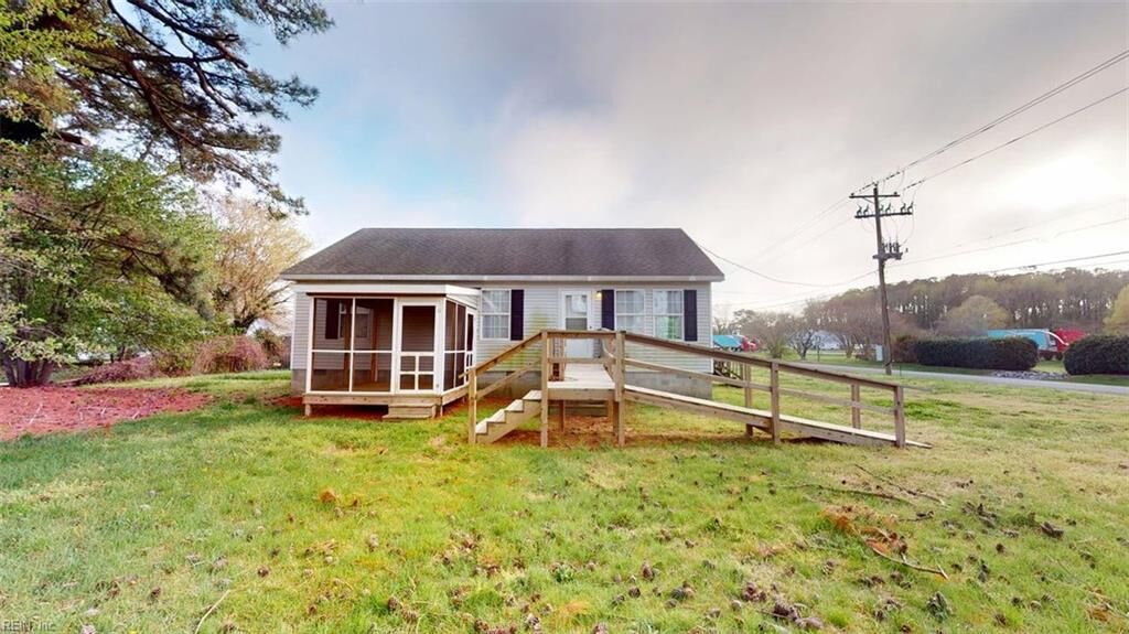 Property Photo:  4247 Hadlock Rd  VA 23350 