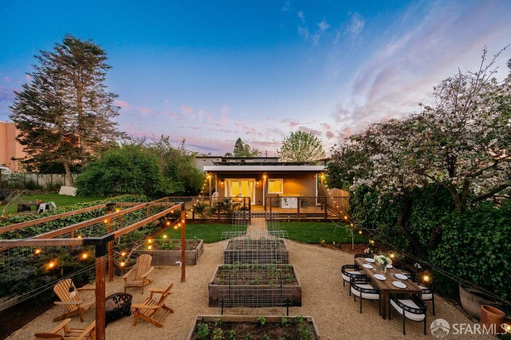 Property Photo: 1610 Oregon Street CA 94703