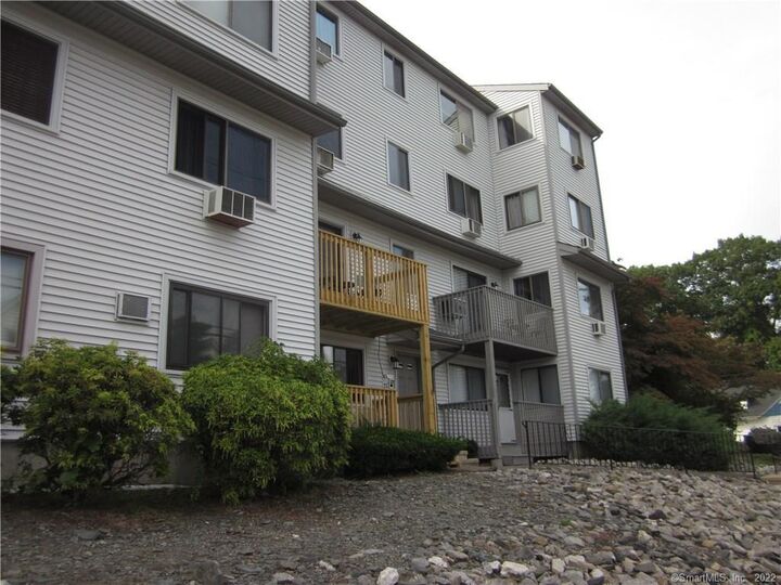 Property Photo:  330 Savin Avenue 18  CT 06516 