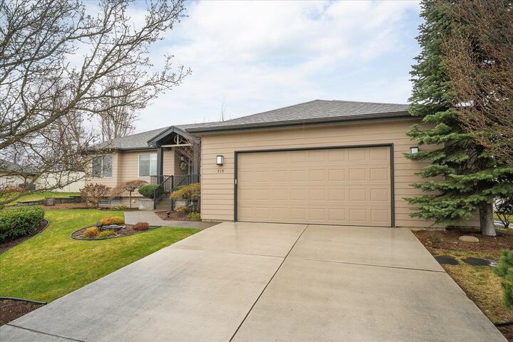 Property Photo:  718 S Shelley Lake Ln  WA 99037 