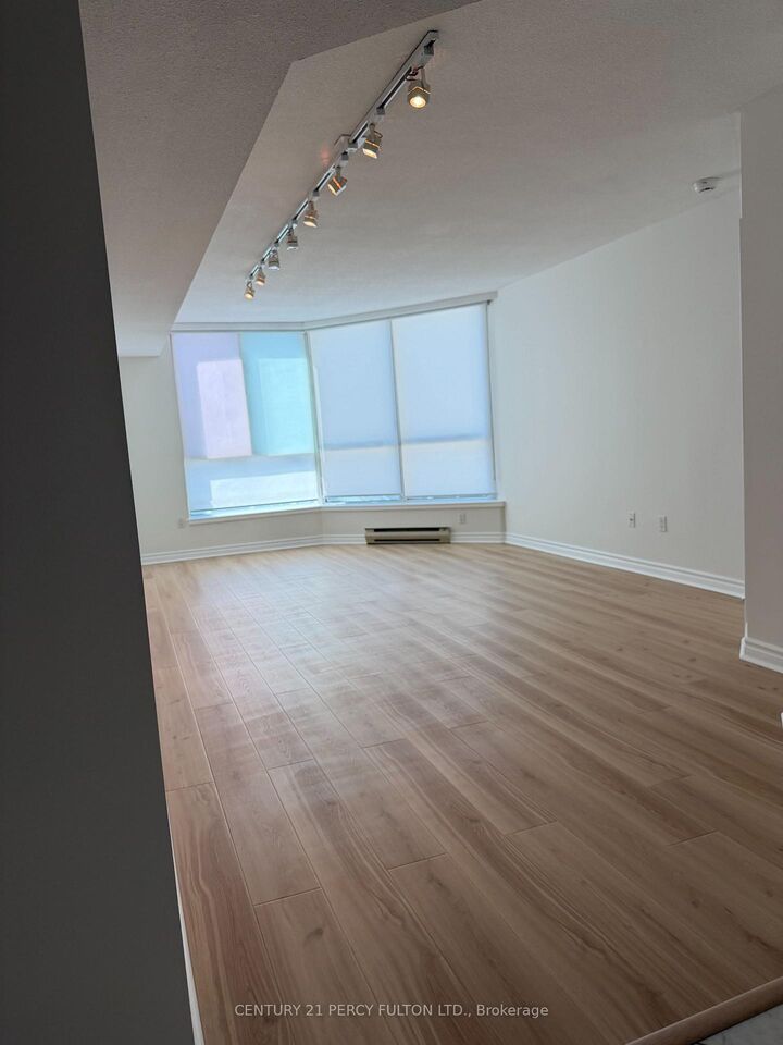 Property Photo:  38 Elm Street 415  ON M5G 2K5 