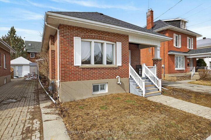 Photo de la propriété:  521 Armour Road  ON K9H 1Y8 