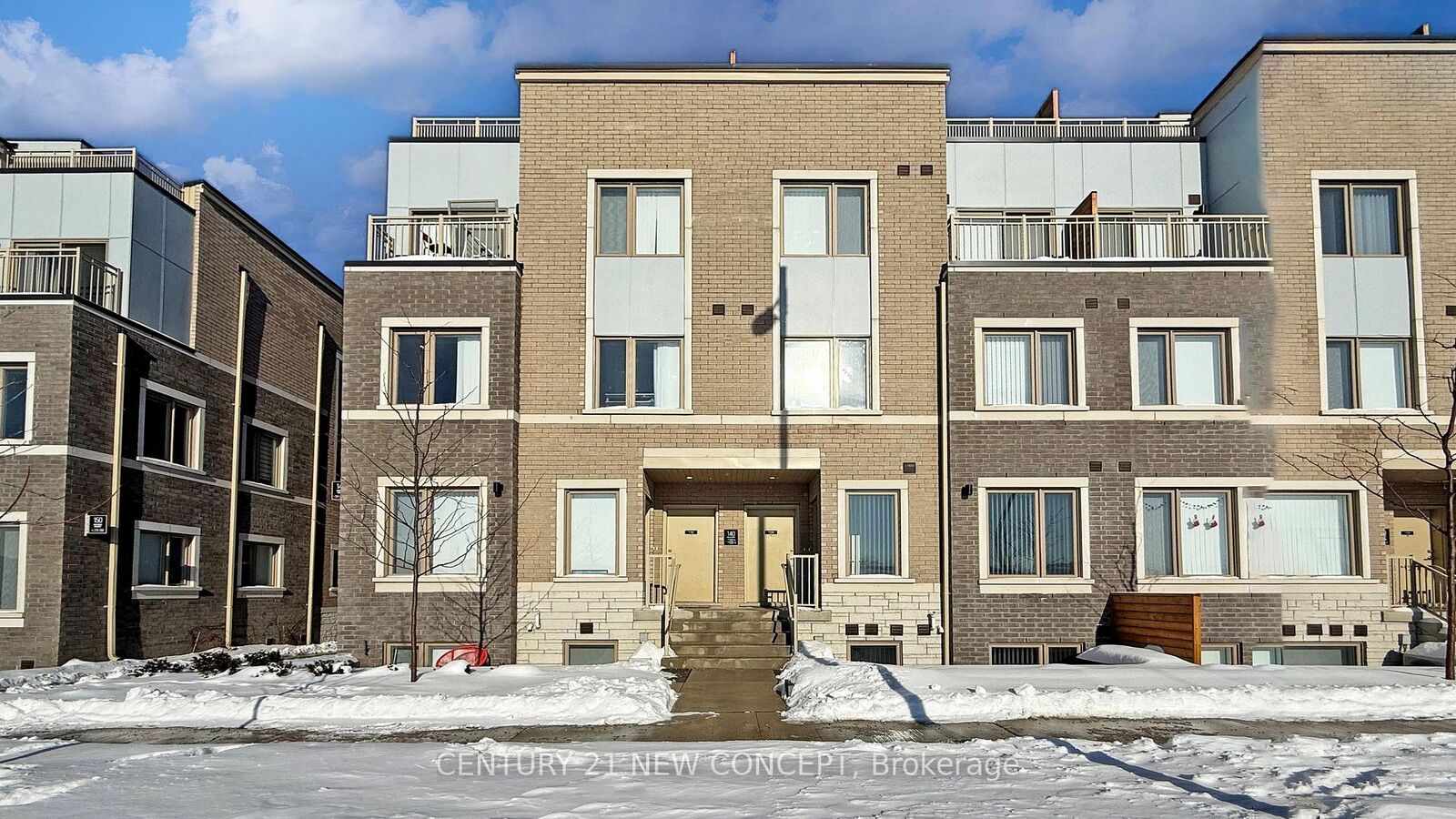 Photo de la propriété: 140 Honeycrisp Crescent Th 284 ON L4K 0N7