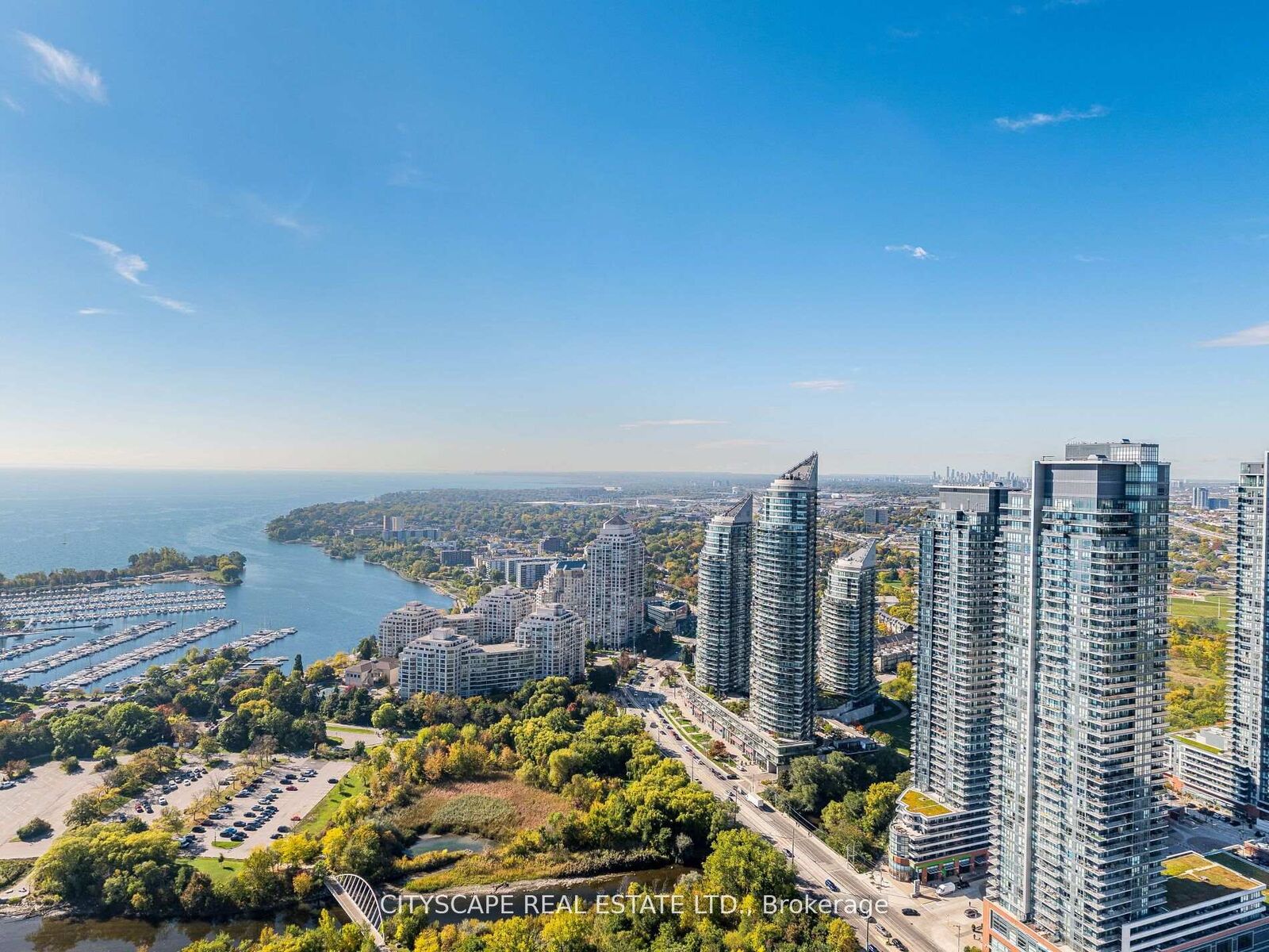 Property Photo:  20 Shore Breeze Drive 4410  ON M8V 1A1 