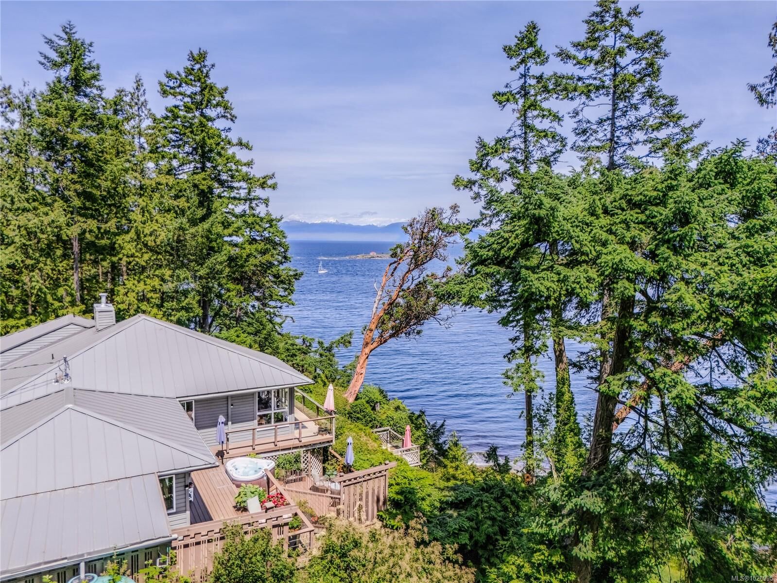 Property Photo: 1130 Berry Point Rd BC V0R 1X1