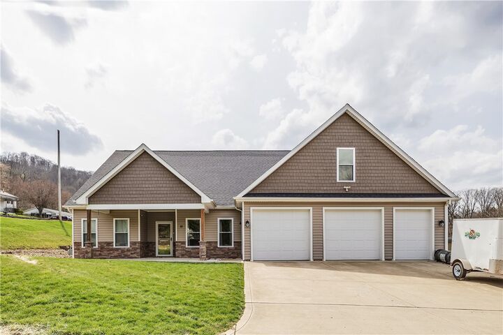 Property Photo:  10 Walker St  PA 15071 