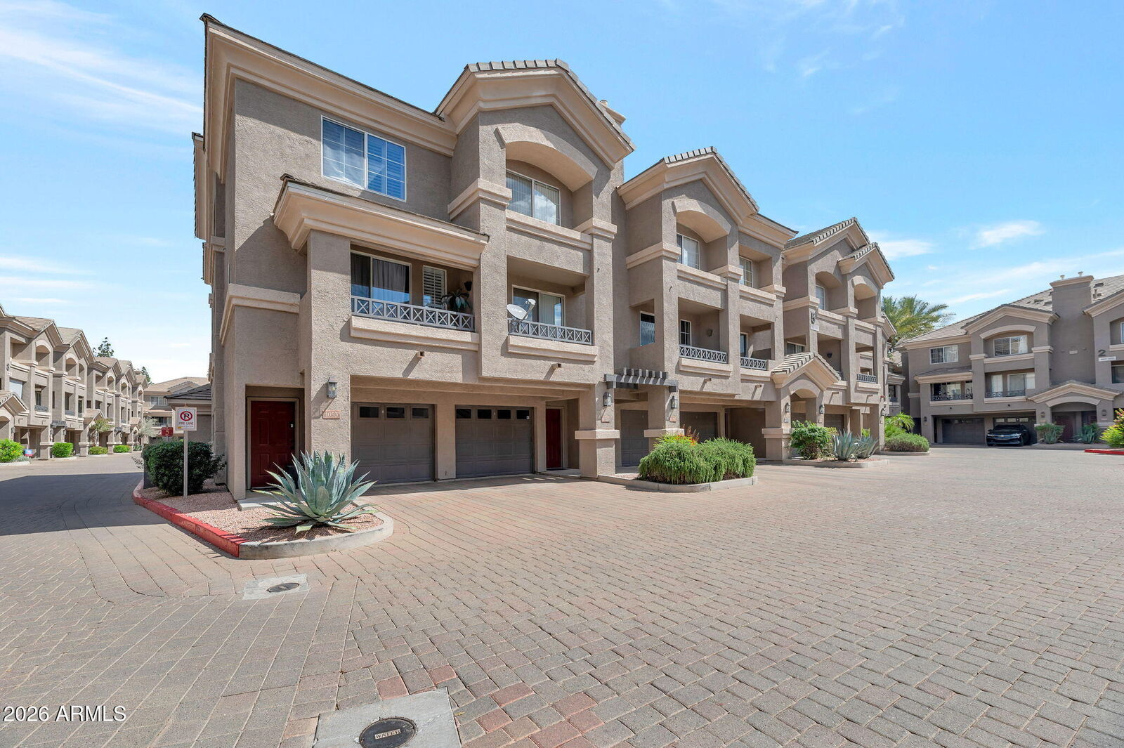 Property Photo:  4455 E Paradise Village Parkway S 1052  AZ 85032 