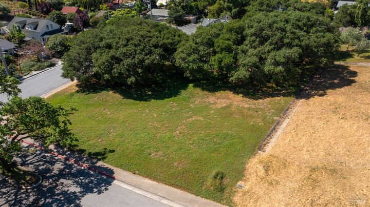 Property Photo:  156 Grant Court  CA 94952 