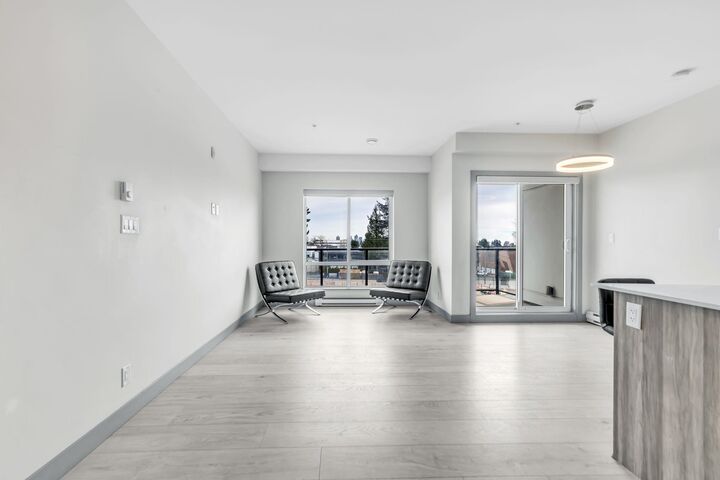 Property Photo: 6968 Royal Oak Avenue 311 BC V5J 4J2