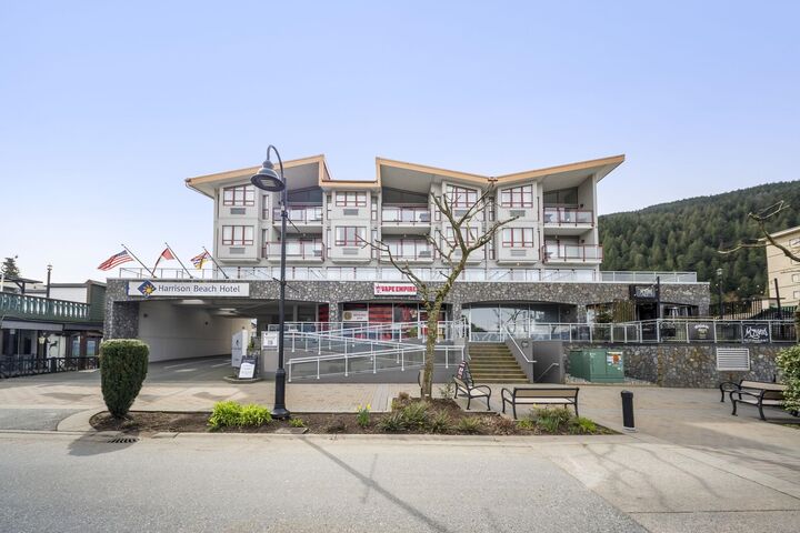 Property Photo: 160 Esplanade Avenue 312A BC V0M 1K0