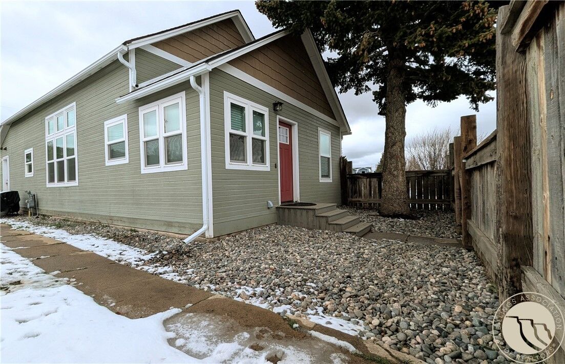 Property Photo: 215 S Villard Avenue MT 59068