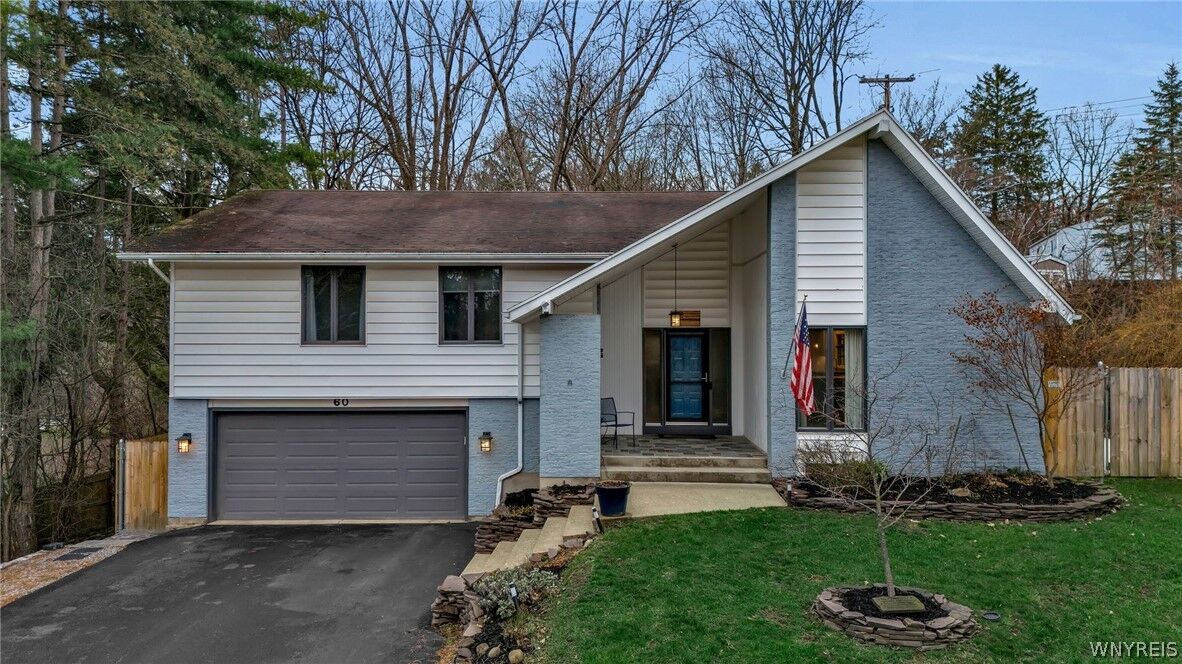Property Photo:  60 Ruskin Road  NY 14052 