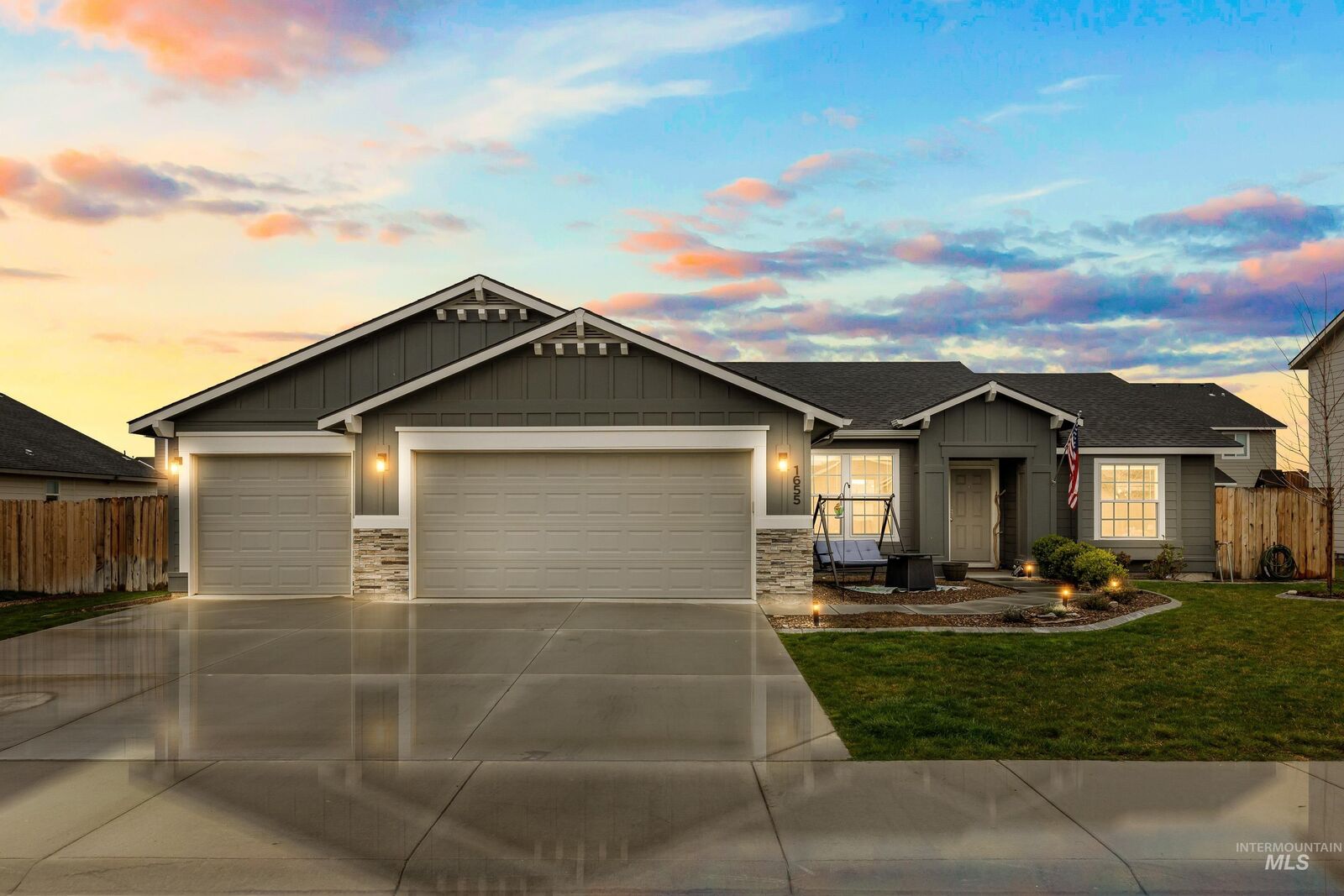 Property Photo: 1655 SW Accipiter Pl ID 83647
