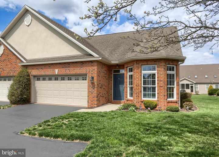 Property Photo:  5405 Rivendale Boulevard  PA 17050 