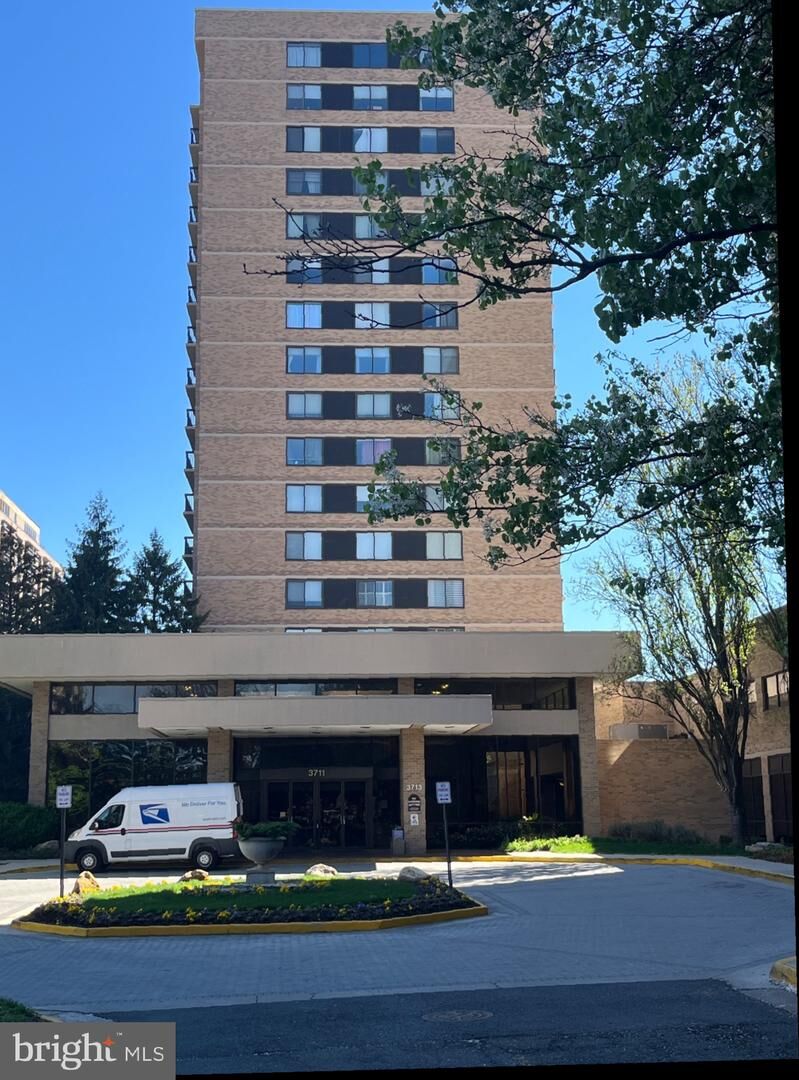 Property Photo:  3713 S George Mason Drive 901  VA 22041 