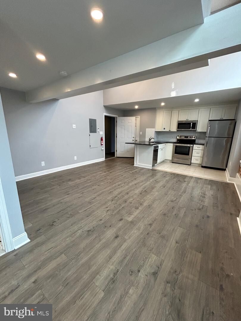 Property Photo:  13 N 4th Avenue 8  PA 19468 