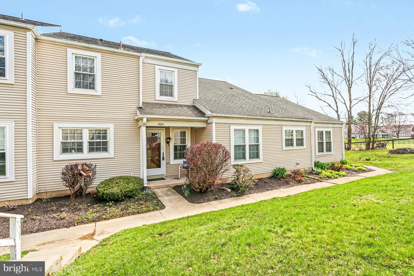 Property Photo:  1524 Cambridge Ct U-0209 Court  PA 17078 