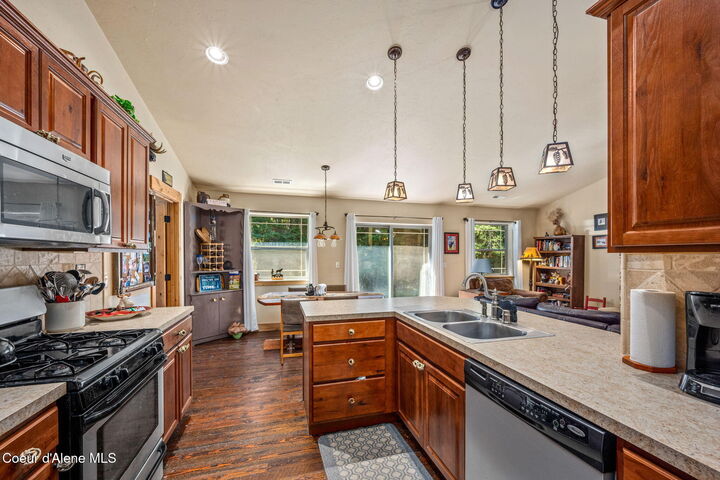 Property Photo:  96 Tracy Ln  ID 83856 