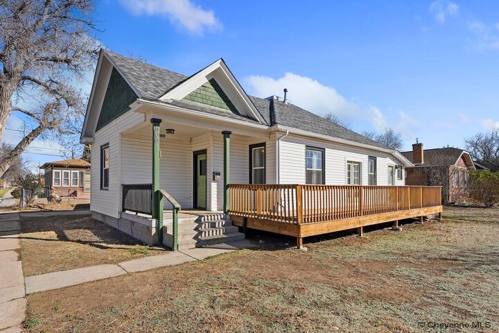 Property Photo: 600 E 24th St WY 82001