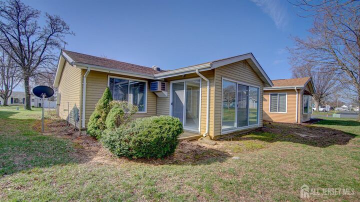 Property Photo:  370-B Duranta Plaza  NJ 08831 