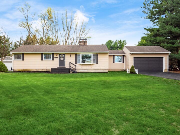 Property Photo:  13872 Center Village Road  OH 43021 