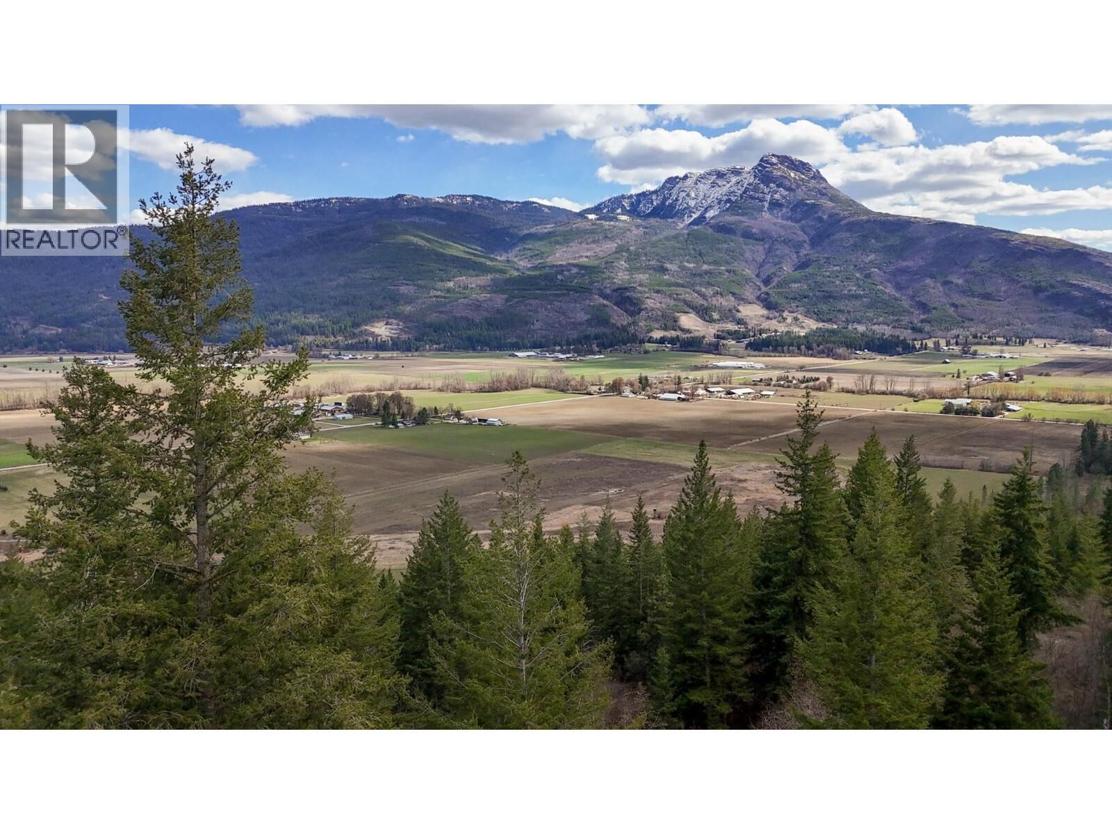 Property Photo:  1600 60 Street Southwest  BC V1E 3B3 